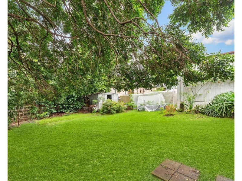 18 Urunga Parade, West Wollongong NSW 2500