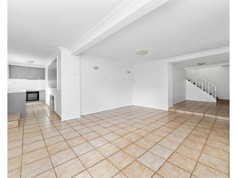 1/37 Foothills Road, Mount Ousley NSW 2519