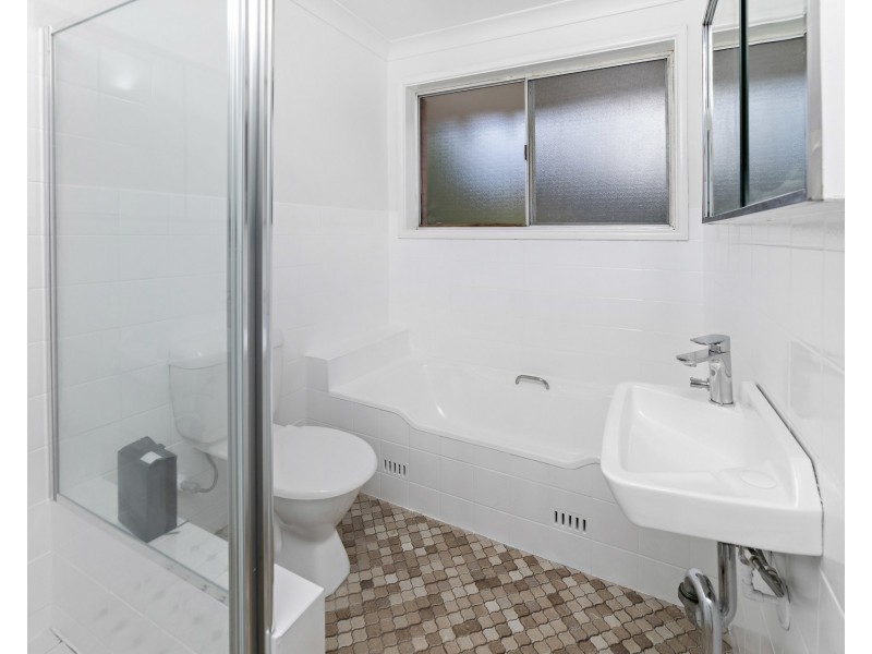 1/37 Foothills Road, Mount Ousley NSW 2519