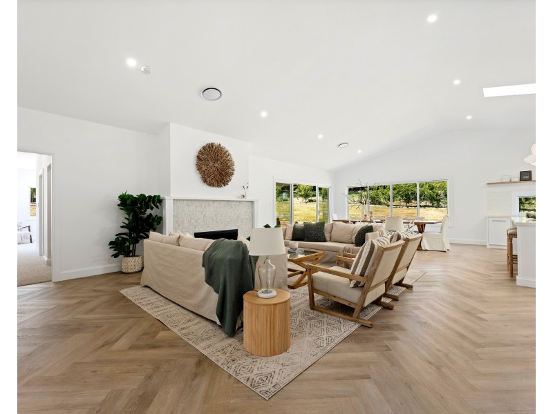 57 South Street, Robertson NSW 2577