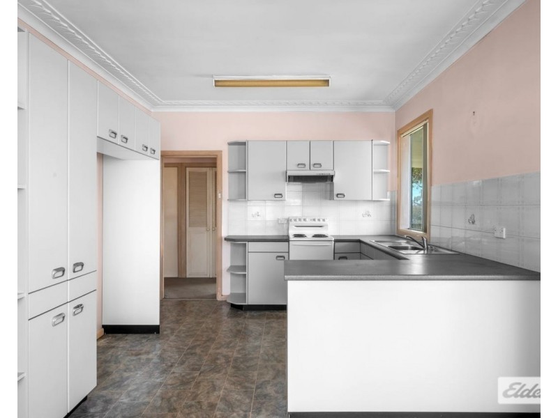 45 Northcliffe Drive, Lake Heights NSW 2502