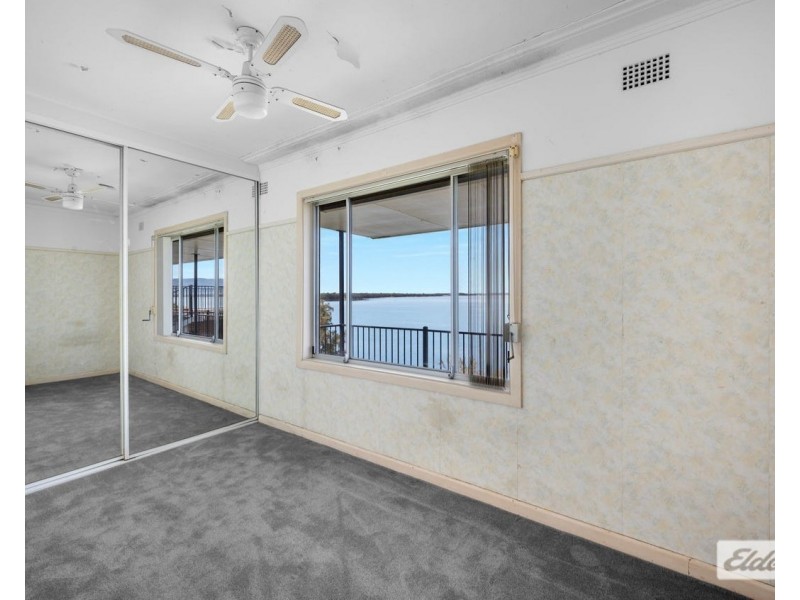 45 Northcliffe Drive, Lake Heights NSW 2502