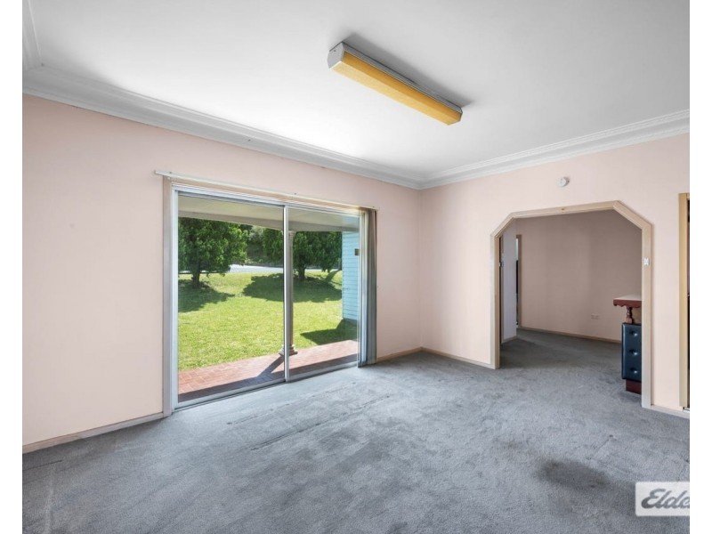 45 Northcliffe Drive, Lake Heights NSW 2502