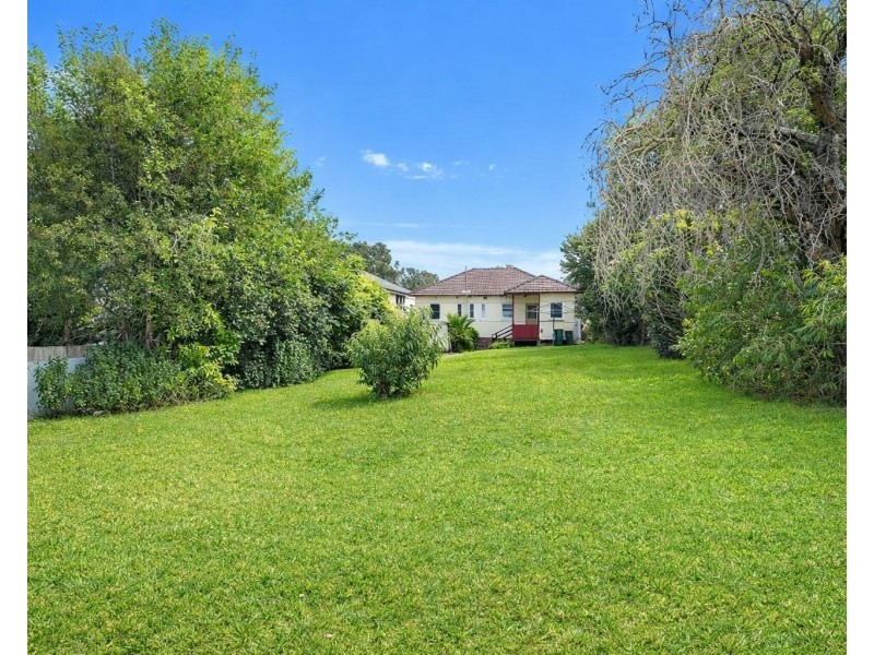 19 Moran Parade, Mount Saint Thomas NSW 2500