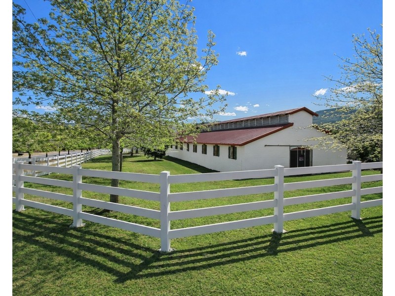 2 Kingston Town Drive, Kembla Grange NSW 2526