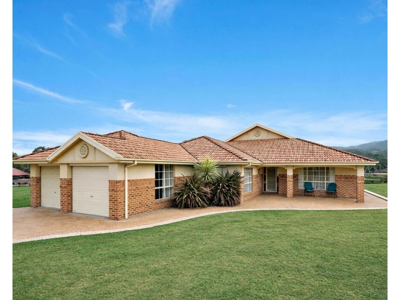 2 Kingston Town Drive, Kembla Grange NSW 2526