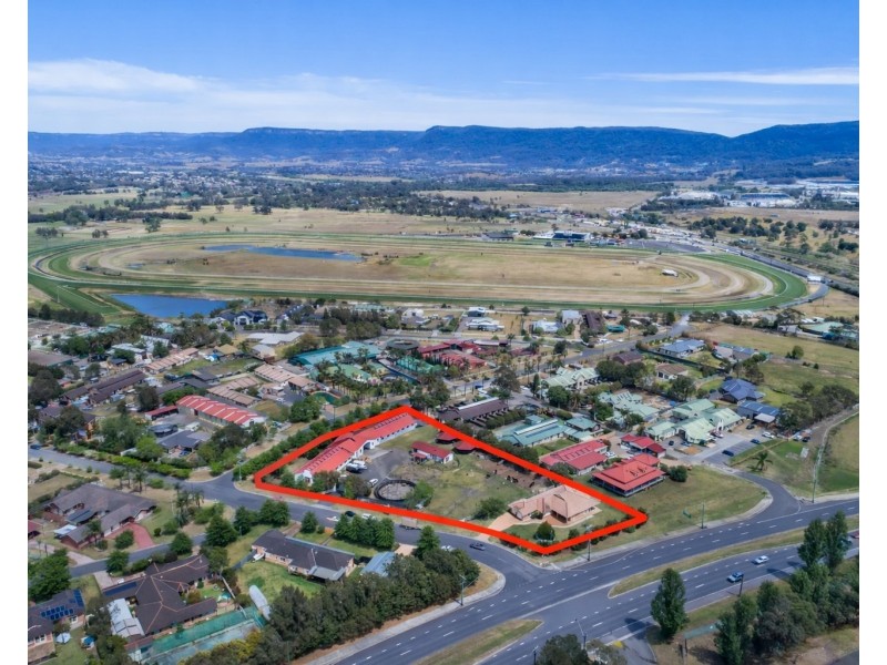 2 Kingston Town Drive, Kembla Grange NSW 2526