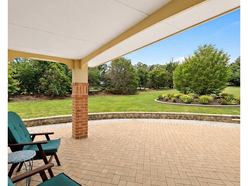 2 Kingston Town Drive, Kembla Grange NSW 2526