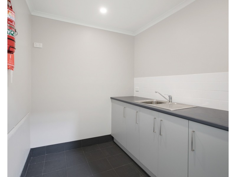 2/11 Warehouse Place, Berkeley NSW 2506