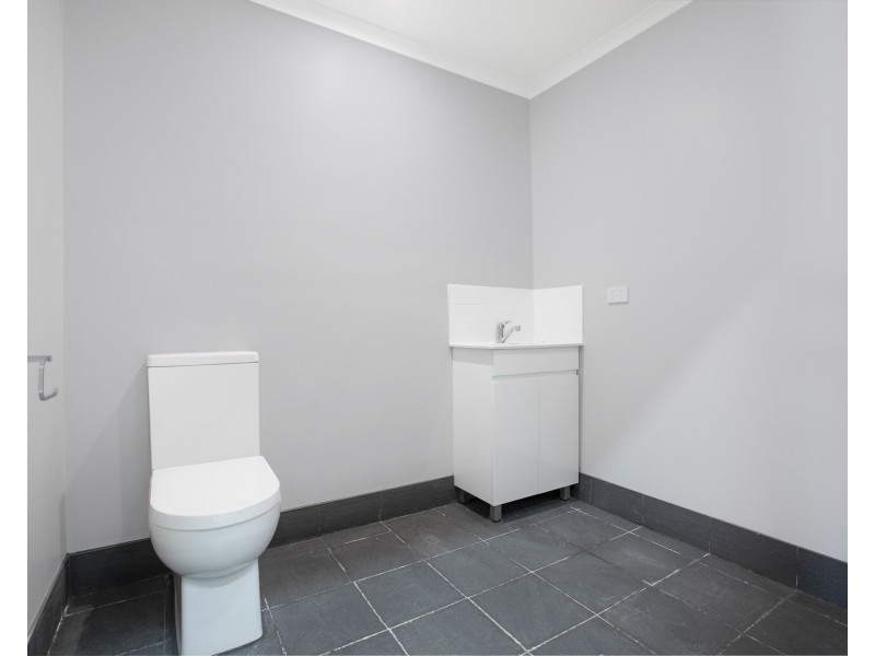 2/11 Warehouse Place, Berkeley NSW 2506