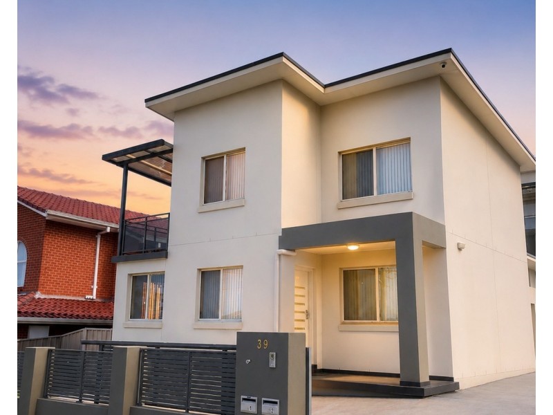1/39 Heaslip Street, Coniston NSW 2500
