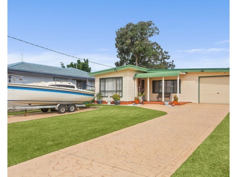 9 Deakin Street, Oak Flats NSW 2529