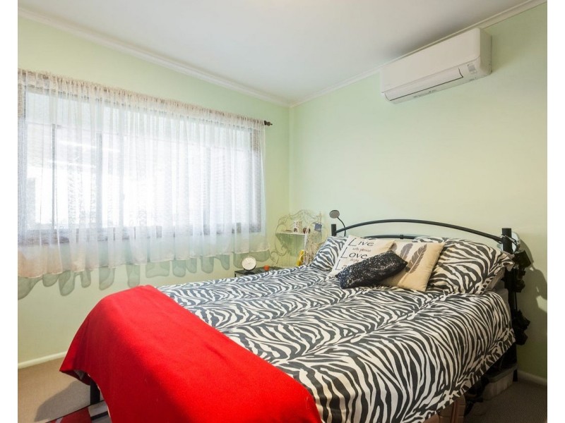 9 Deakin Street, Oak Flats NSW 2529