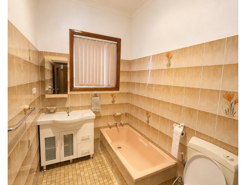 20 Heaslip Street, Coniston NSW 2500