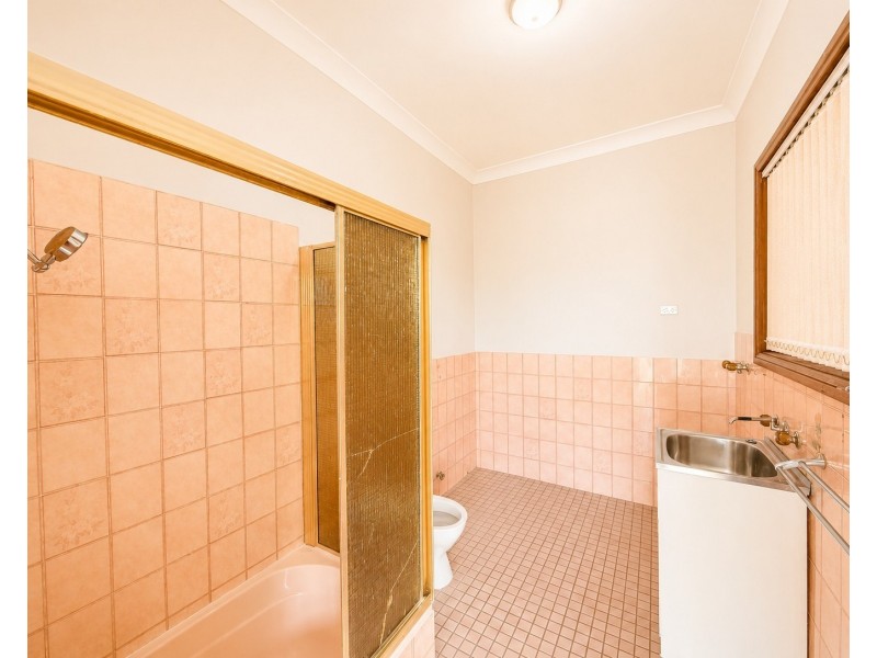 20 Heaslip Street, Coniston NSW 2500