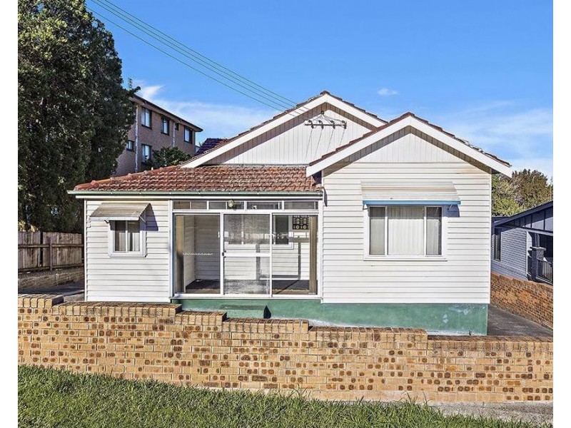 2/11 Staff Street, Wollongong NSW 2500
