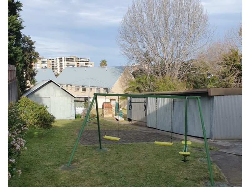 2/11 Staff Street, Wollongong NSW 2500