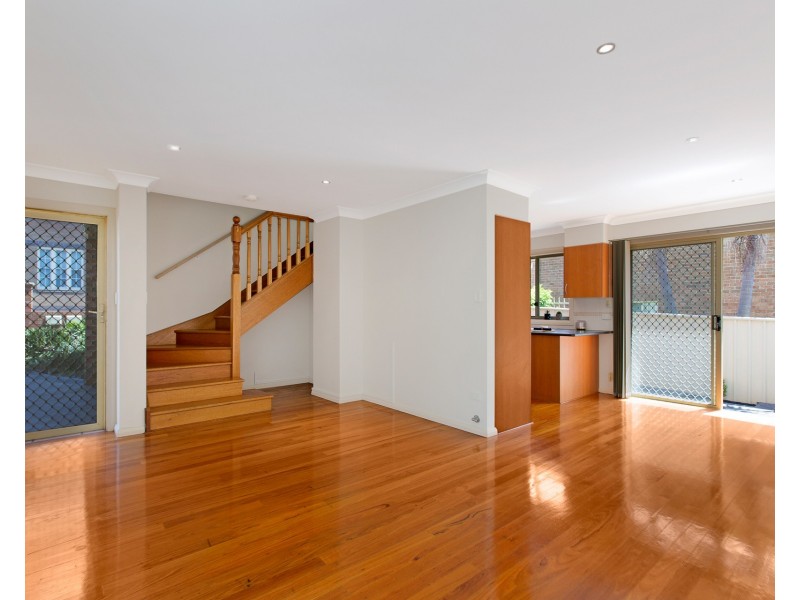 1/25 Gladstone Avenue, Wollongong NSW 2500