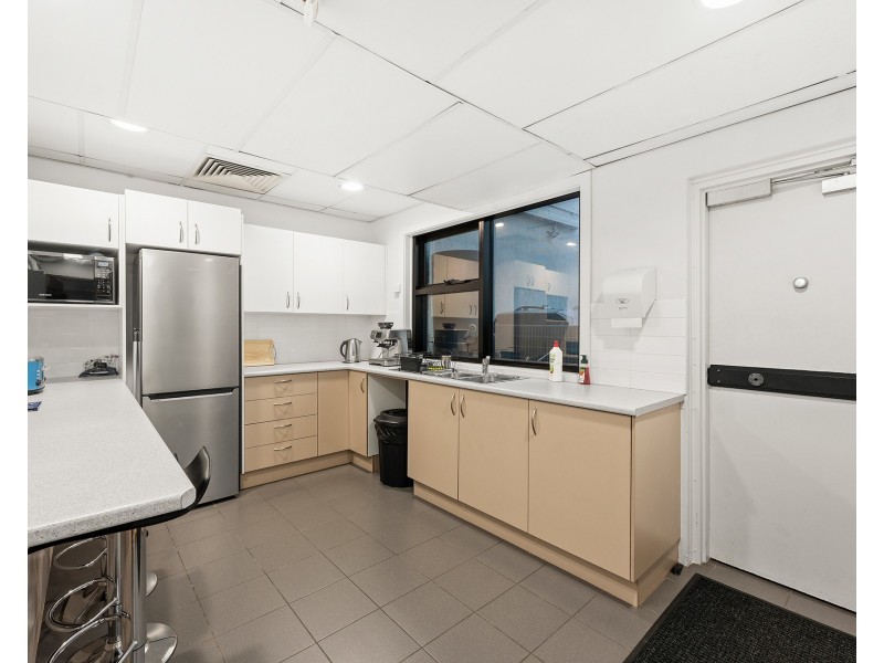 123-125 Princes Highway, Unanderra NSW 2526
