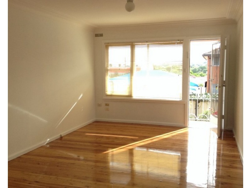 4/28 Hoskins Avenue, Warrawong NSW 2502