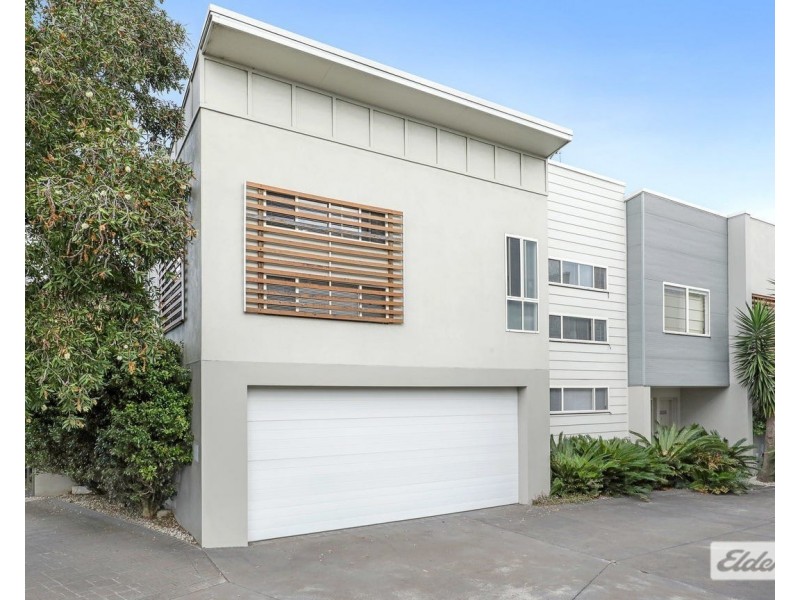 8/16-18 Strathearn Avenue, Coniston NSW 2500