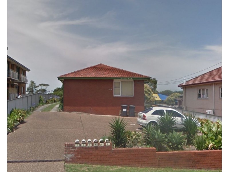 2/28 Hoskins Avenue, Warrawong NSW 2502
