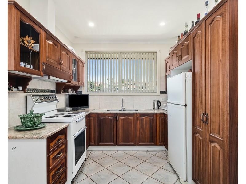 18 Denise Street, Lake Heights NSW 2502