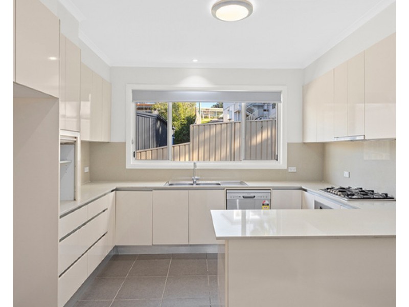 16 Allen Street, Mount Keira NSW 2500