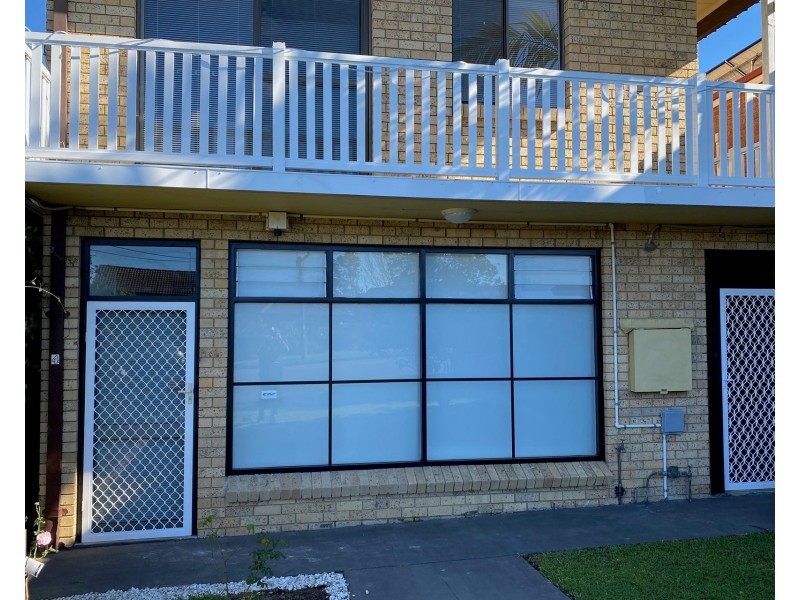 1/4 Yellagong Street, West Wollongong NSW 2500