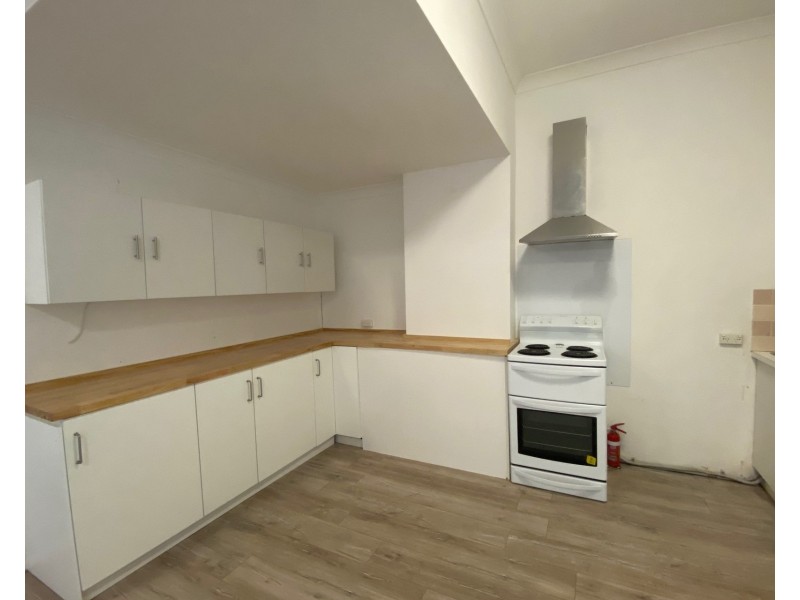 1/4 Yellagong Street, West Wollongong NSW 2500