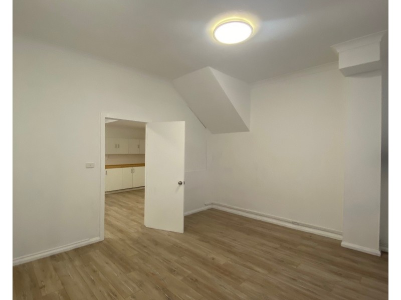 1/4 Yellagong Street, West Wollongong NSW 2500