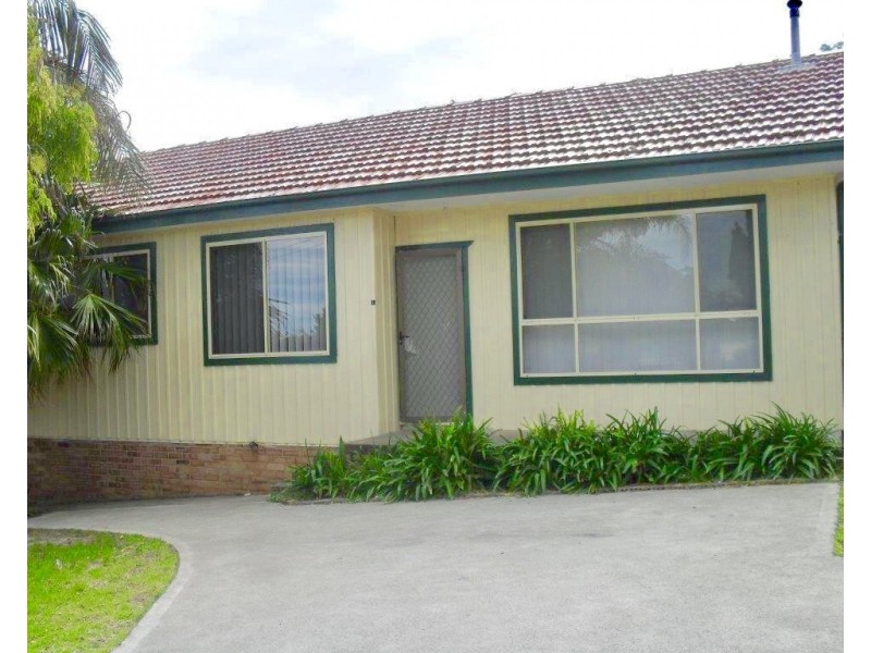 1/112 Blackman Parade, Unanderra NSW 2526