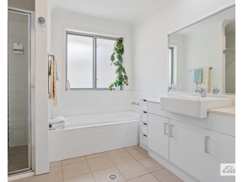 165 Shearwater Drive, Lake Heights NSW 2502