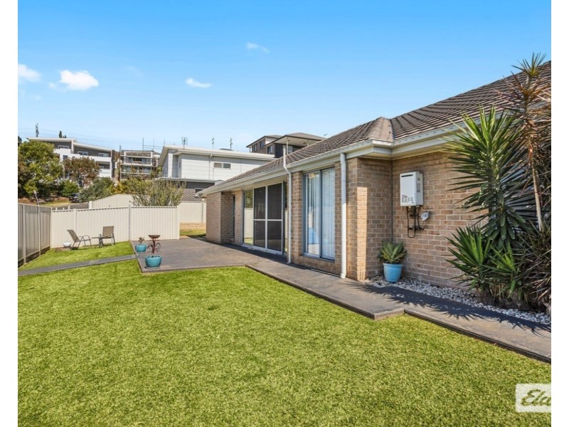 165 Shearwater Drive, Lake Heights NSW 2502