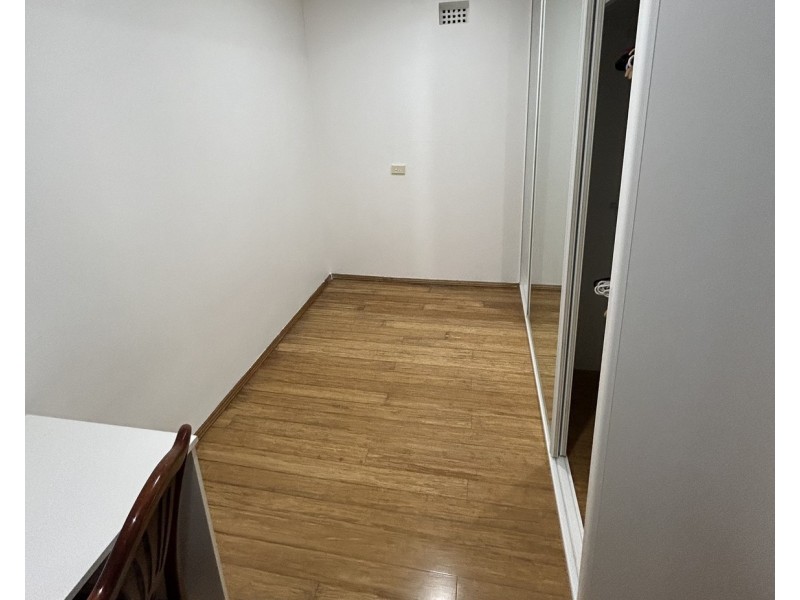 2/30 Cochrane Street, West Wollongong NSW 2500
