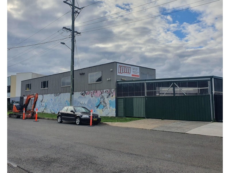 140 Auburn Street, Coniston NSW 2500