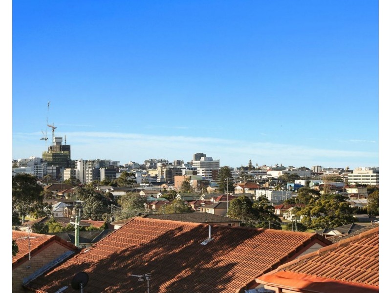 13/27 Heaslip Street, Coniston NSW 2500