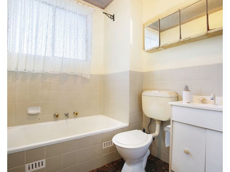 13/27 Heaslip Street, Coniston NSW 2500