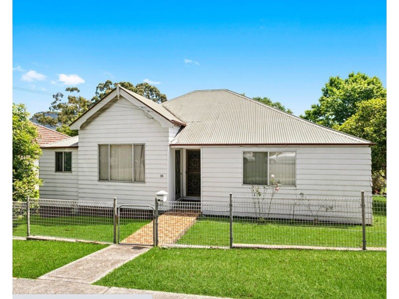 16 Urunga Parade, Wollongong NSW 2500