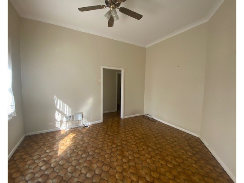 16 Urunga Parade, Wollongong NSW 2500