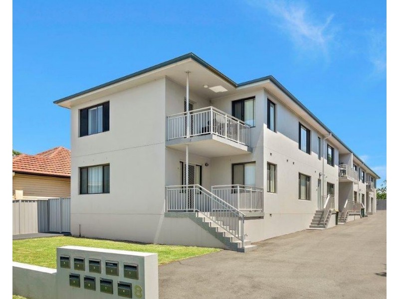 1/8 Miller Street, Coniston NSW 2500
