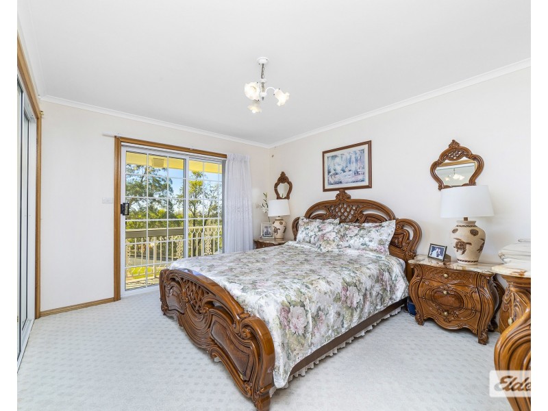 22 Murrogun Crescent, Cordeaux Heights NSW 2526