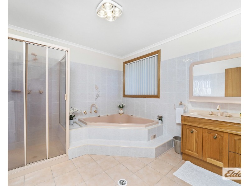 22 Murrogun Crescent, Cordeaux Heights NSW 2526