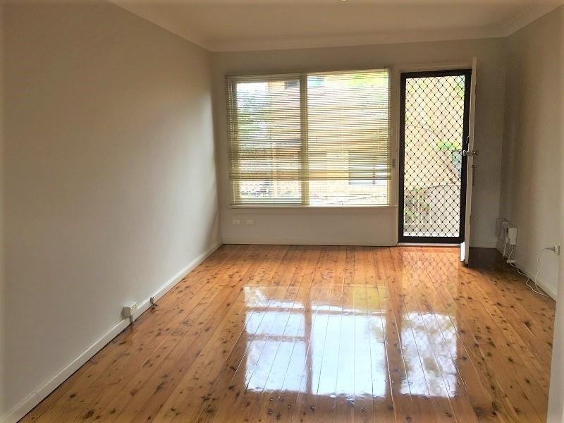 2/11 Rowland Avenue, Wollongong NSW 2500