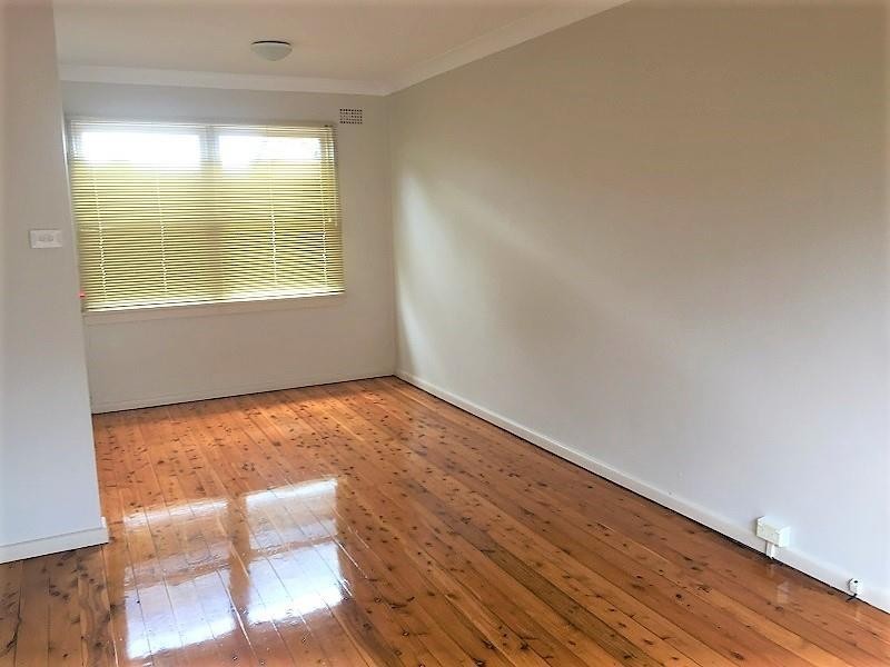 2/11 Rowland Avenue, Wollongong NSW 2500