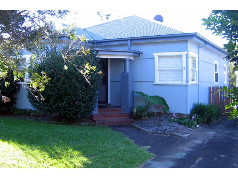 4 Bourke Street, Fairy Meadow NSW 2519