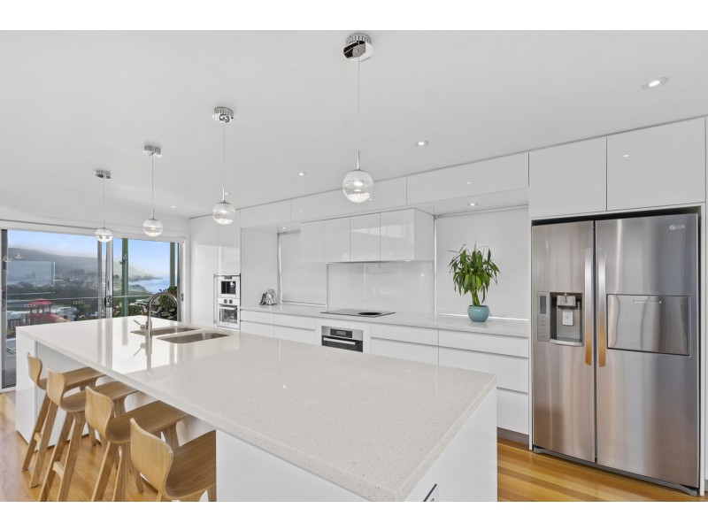 11 O’Brien Street, Bulli NSW 2516