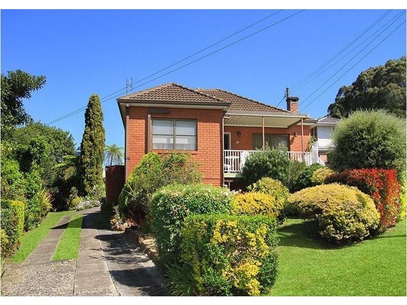 13 Robertson Street, Coniston NSW 2500