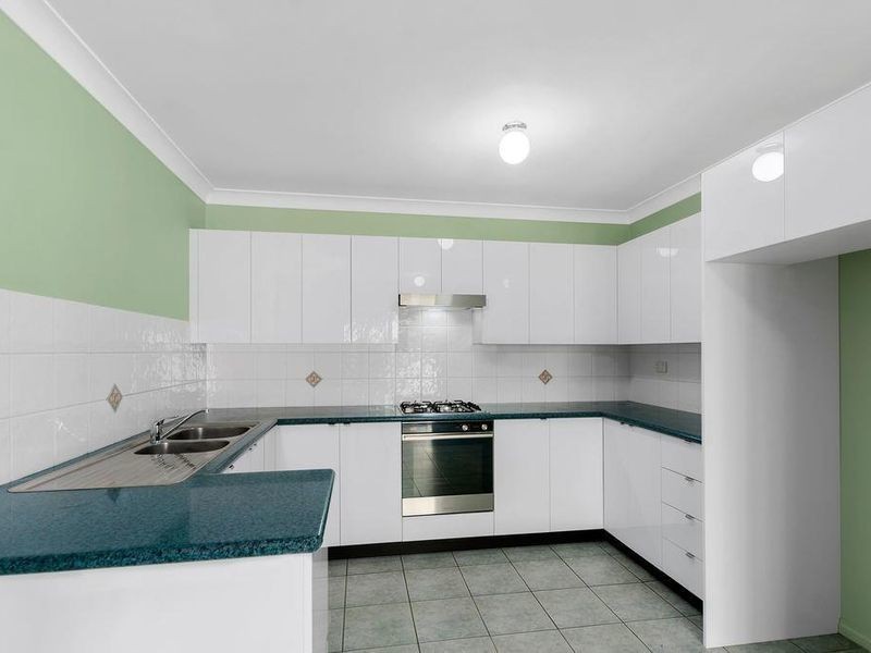1/2 Gwyther Avenue, Bulli NSW 2516