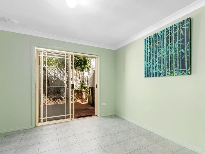 1/2 Gwyther Avenue, Bulli NSW 2516